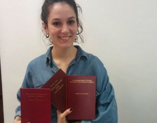 Entregamos libros de griego y hebreo a estudiantes de IBSTE